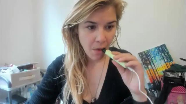 Image 2 of artsyandcraftsy_ Stream on Chaturbate on 20 days ago