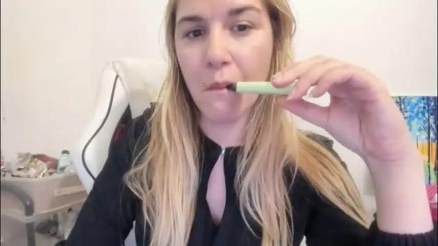 Image 7 of artsyandcraftsy_ Stream on Chaturbate on 9 days ago