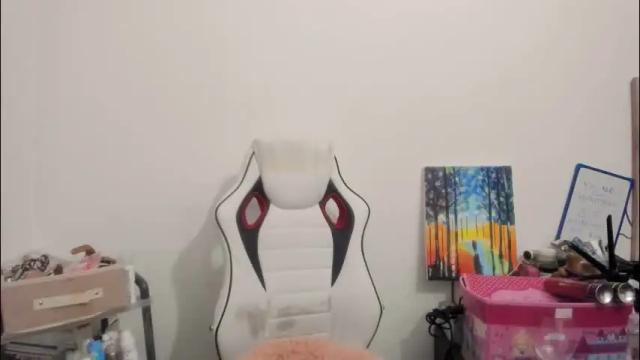 Image 8 of artsyandcraftsy_ Stream on Chaturbate on 6 days ago