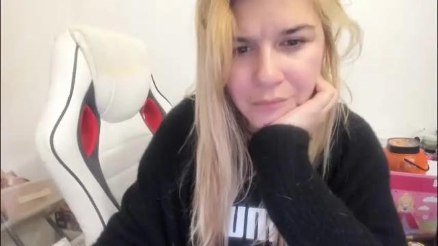 Thumbnail 3, artsyandcraftsy_'s Stream at Chaturbate, 13 hours ago