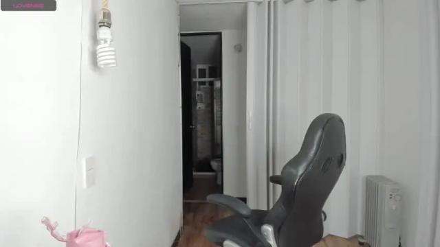 Thumbnail 1, arya_44's Stream at Chaturbate, 14 months ago