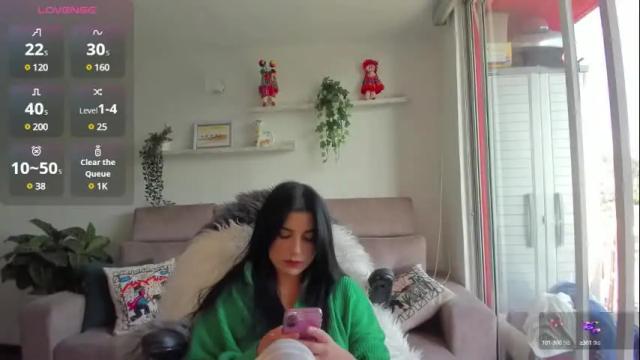 Image 3 of arya_44 Stream on Chaturbate on 6 months ago