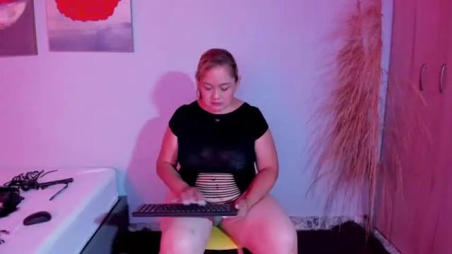 Image 11 of arya_azad Stream on Chaturbate on 21 months ago