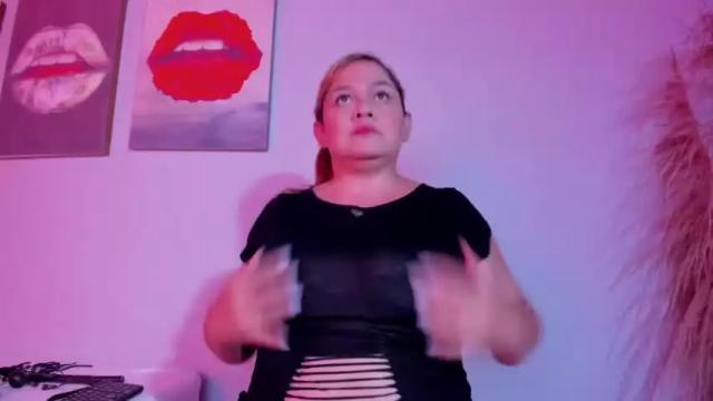 Image 3 of arya_azad Stream on Chaturbate on 21 months ago