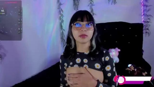 Image 3 of arya_line Stream on Chaturbate on 13 months ago