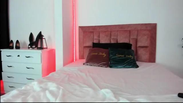 Image 11 of arya_rouxx Stream on Chaturbate on 19 months ago