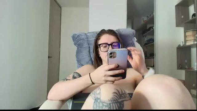 Image 12 of arya_starkw Stream on Chaturbate on 3 months ago