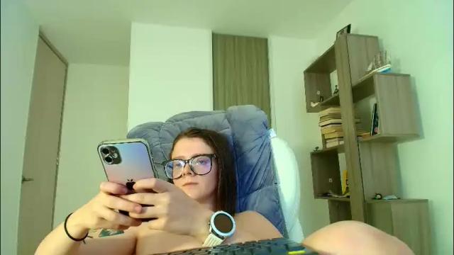 Image 12 of arya_starkw Stream on Chaturbate on 2 months ago