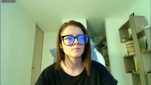 Image 3 of arya_starkw Stream on Chaturbate on 1 month ago