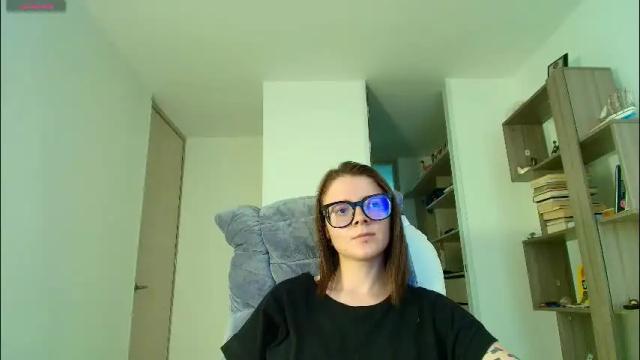 Image 4 of arya_starkw Stream on Chaturbate on 1 month ago