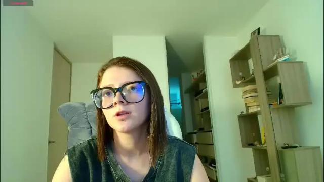 Image 2 of arya_starkw Stream on Chaturbate on 1 month ago