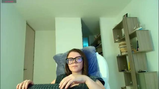 Image 7 of arya_starkw Stream on Chaturbate on 1 month ago