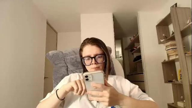 Image 4 of arya_starkw Stream on Chaturbate on 1 month ago
