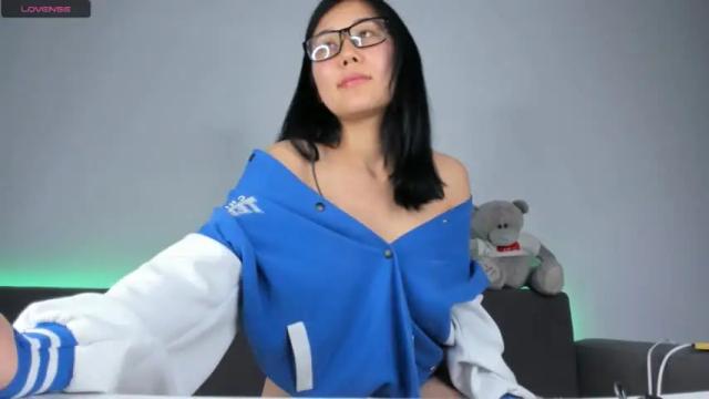 Image 2 of aryuna_frommoon Stream on Chaturbate on 15 months ago