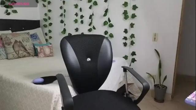 Image 2 of asenaesmee Stream on Chaturbate on 4 days ago