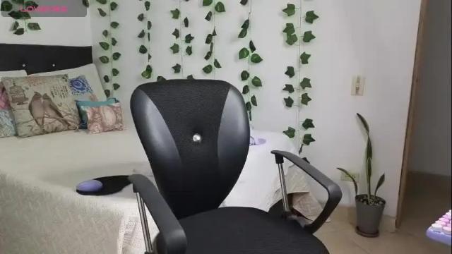 Image 3 of asenaesmee Stream on Chaturbate on 4 days ago