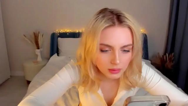 Image 4 of ashbunny_ Stream on Chaturbate on 14 months ago