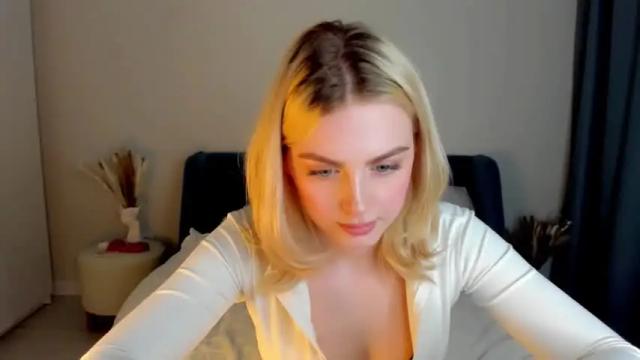 Image 12 of ashbunny_ Stream on Chaturbate on 14 months ago