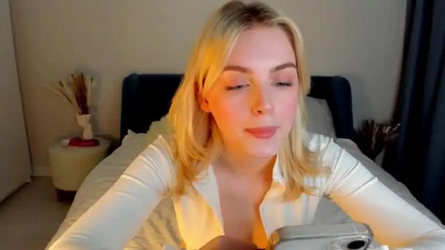 Image 3 of ashbunny_ Stream on Chaturbate on 14 months ago