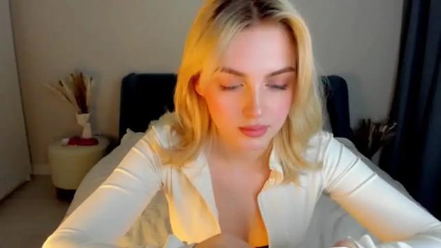 Image 4 of ashbunny_ Stream on Chaturbate on 14 months ago