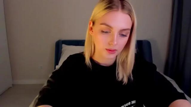 Image 3 of ashbunny_ Stream on Chaturbate on 13 months ago