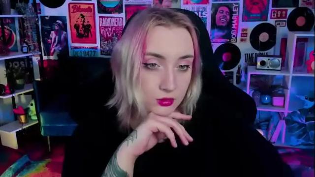 Image 2 of asheluck Stream on Chaturbate on 2 months ago