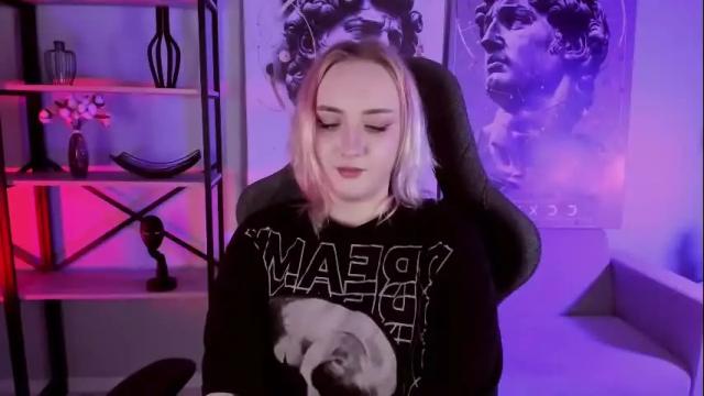 Image 2 of asheluck Stream on Chaturbate on 2 months ago