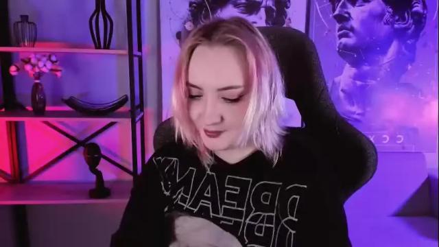 Image 4 of asheluck Stream on Chaturbate on 2 months ago