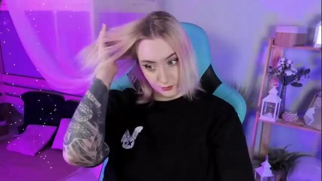 Image 3 of asheluck Stream on Chaturbate on 1 month ago