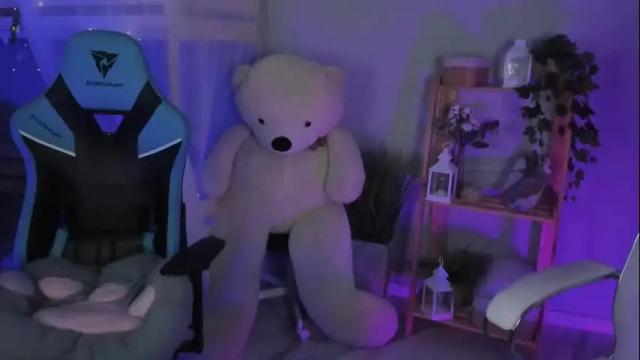 Image 4 of asheluck Stream on Chaturbate on 1 month ago