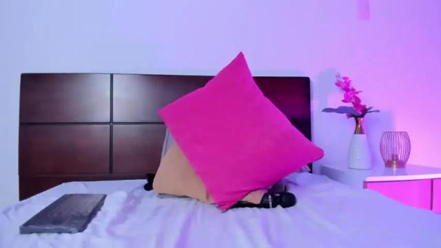 Image 7 of ashleey_coopeer Stream on Chaturbate on 18 months ago