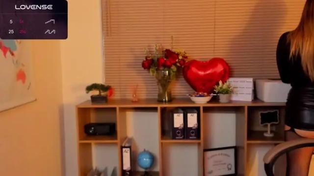 Image 7 of ashley_gaia Stream on Chaturbate on 16 months ago