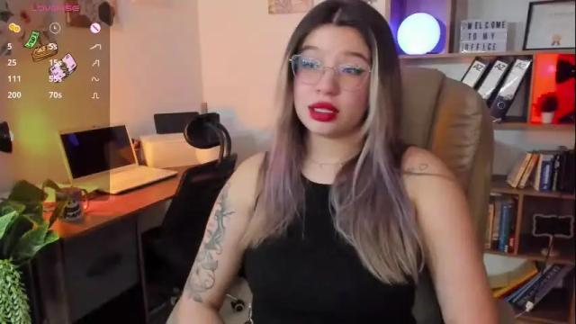 Image 2 of ashley_gaia Stream on Chaturbate on 3 months ago