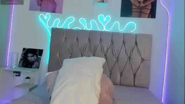 Image 12 of ashley_piinkk Stream on Chaturbate on 1 month ago