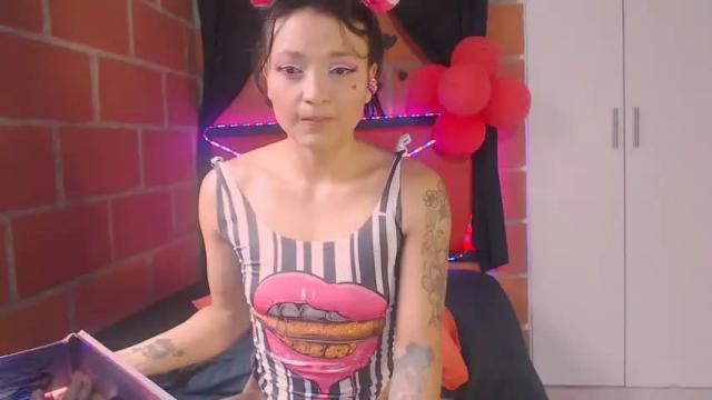 Image 7 of ashley_spinellix Stream on Chaturbate on 15 months ago