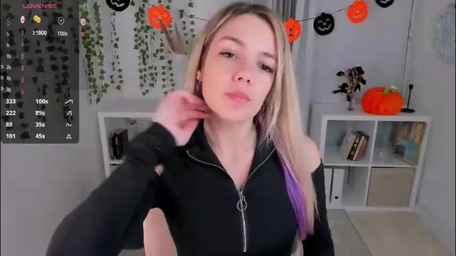 Image 3 of ashley_swan Stream on Chaturbate on 2 months ago