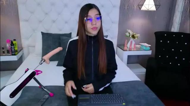 Image 2 of ashleyroberh Stream on Chaturbate on 4 days ago