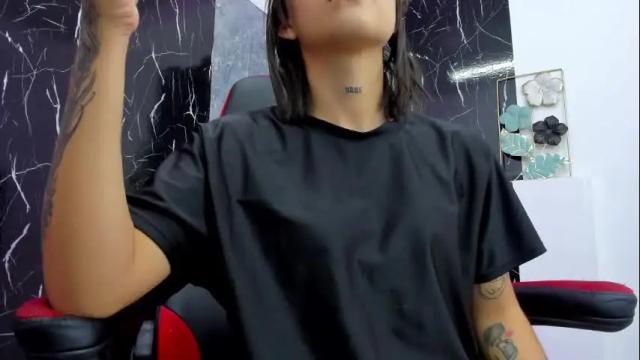 Image 3 of ashleytravis_ Stream on Chaturbate on 4 months ago