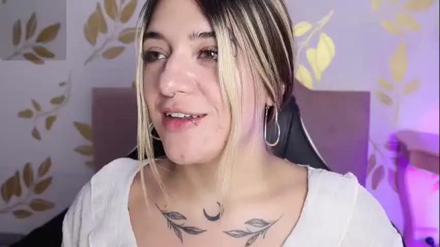 Image 2 of ashleyvalirya Stream on Chaturbate on 1 month ago