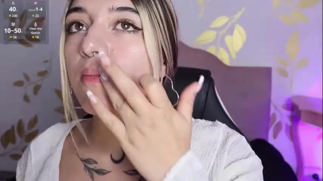 Image 3 of ashleyvalirya Stream on Chaturbate on 1 month ago