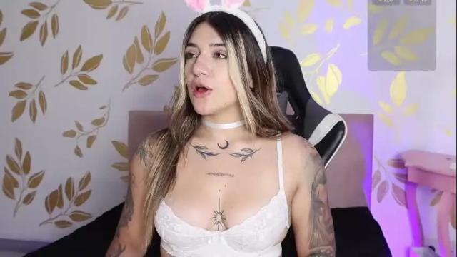 Image 3 of ashleyvalirya Stream on Chaturbate on 1 month ago