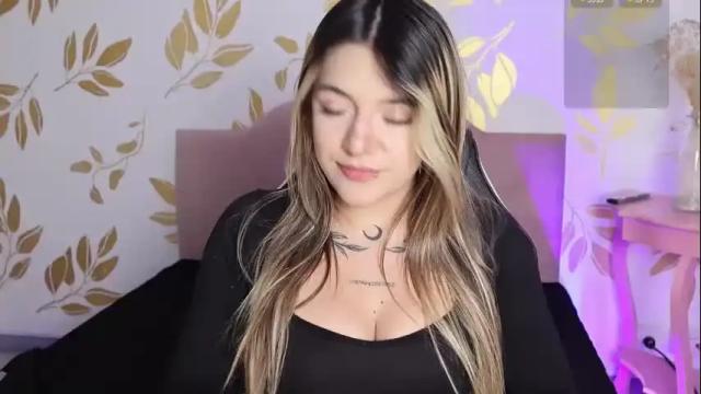 Image 2 of ashleyvalirya Stream on Chaturbate on 1 month ago