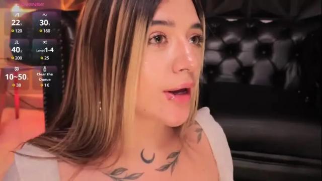 Image 3 of ashleyvalirya Stream on Chaturbate on 1 month ago