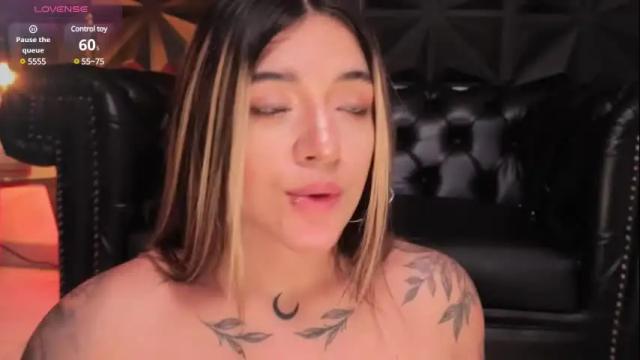 Image 7 of ashleyvalirya Stream on Chaturbate on 1 month ago