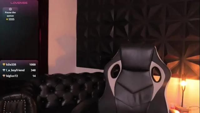 Image 10 of ashleyvalirya Stream on Chaturbate on 26 days ago