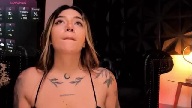 Image 8 of ashleyvalirya Stream on Chaturbate on 25 days ago
