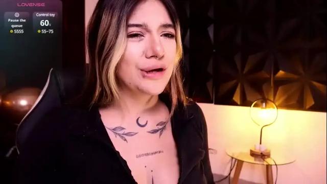 Image 12 of ashleyvalirya Stream on Chaturbate on 15 days ago