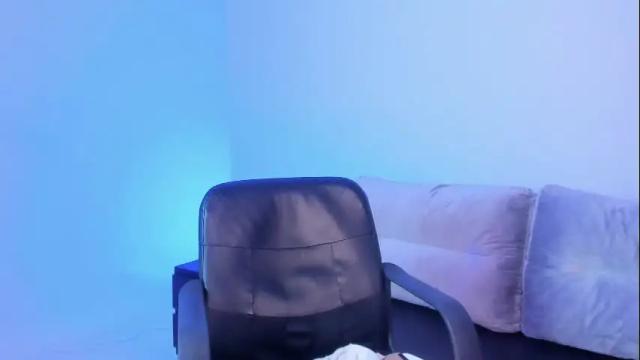 Image 4 of ashleyy_collinss Stream on Chaturbate on 1 month ago