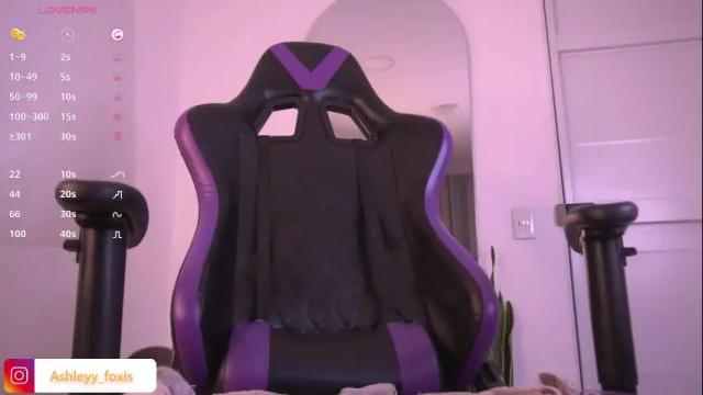 Image 10 of ashleyyfox_ Stream on Chaturbate on 1 month ago