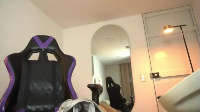 Image 2 of ashleyyfox_ Stream on Chaturbate on 3 months ago